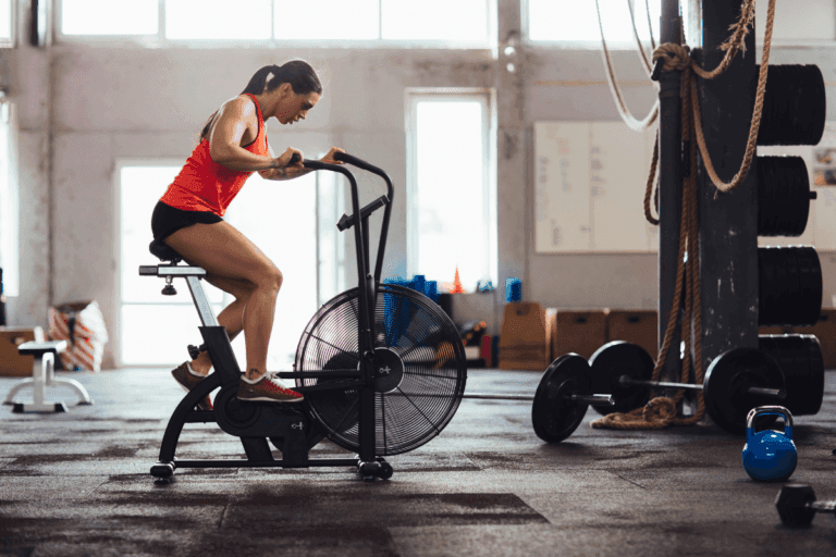 ¿Es mejor hacer cardio antes o después del entrenamiento de fuerza?